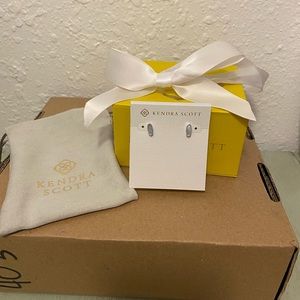 Kendra Scott Oval Silver Stud Earrings in Periwinkle